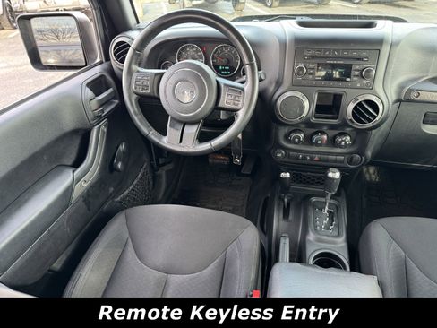 Used 2016 Jeep Wrangler Unlimited Sport w/ Connectivity Group image 4