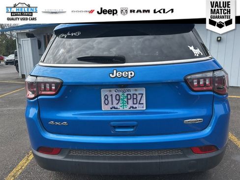 Used 2022 Jeep Compass Latitude w/ Sun and Sound Group AWD/4WD image 8