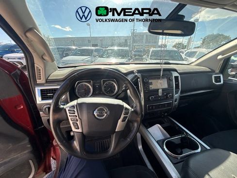 Used 2018 Nissan Titan SV w/ SV Convenience Package AWD/4WD image 6