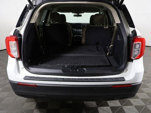 Used 2022 Ford Explorer XLT image 16