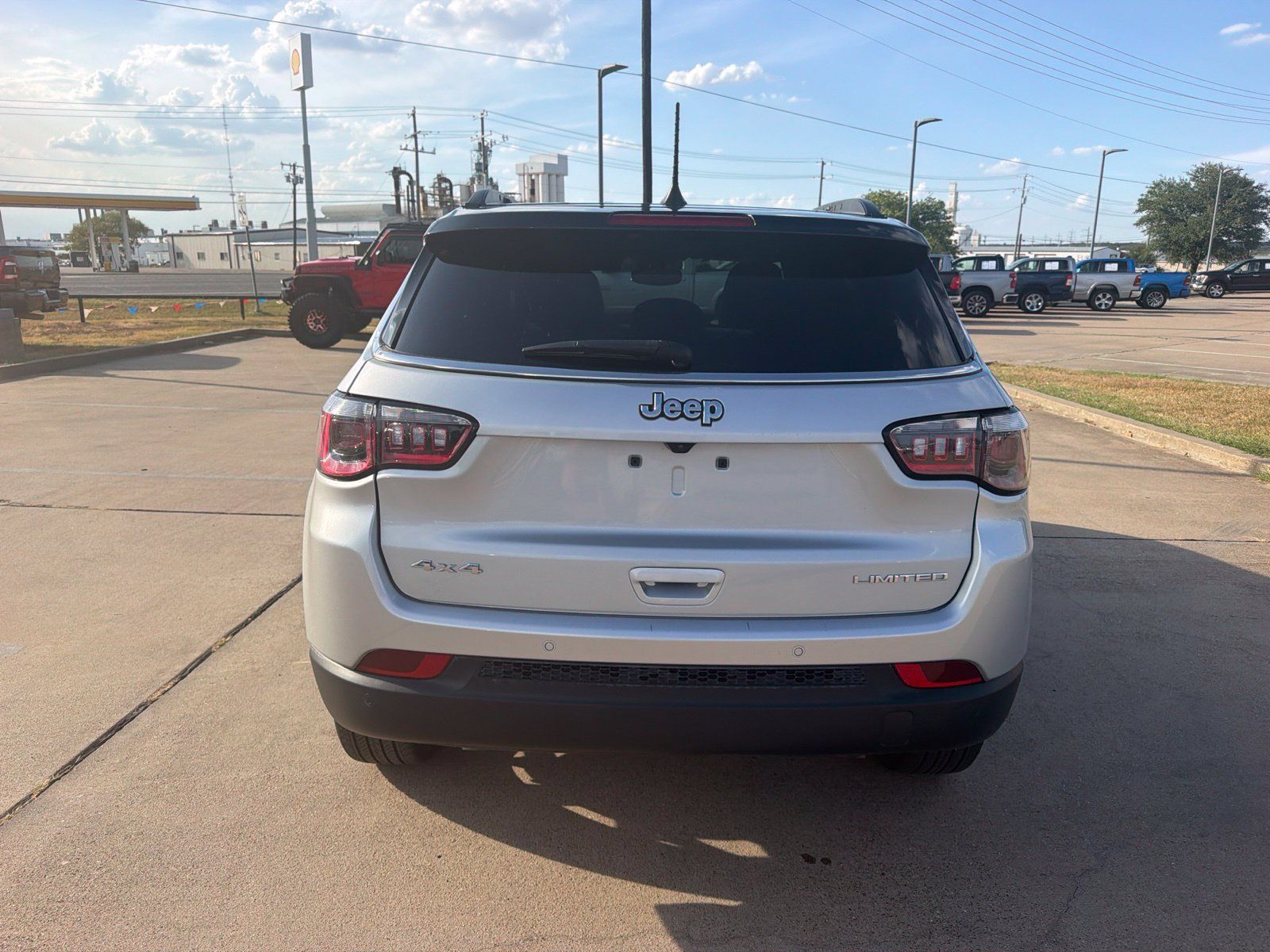 Used 2025 Jeep Compass Limited AWD/4WD image 6