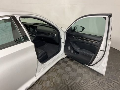 Used 2018 Honda Accord Sport image 35
