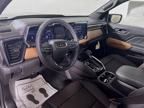 New 2026 GMC Canyon AT4 w/ AT4 Premium Package image 10