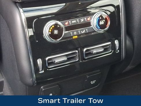 Used 2023 Lincoln Aviator AWD w/ Premium Package image 19