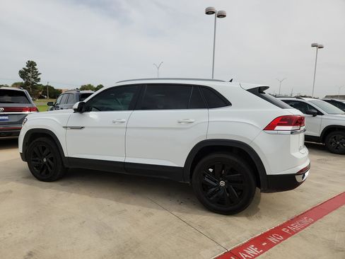 Used 2022 Volkswagen Atlas Cross Sport SE AWD/4WD image 4