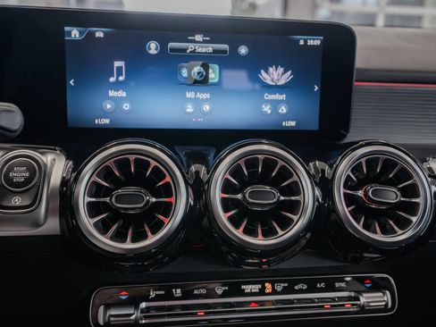 New 2026 Mercedes-Benz GLB 250 4MATIC image 20
