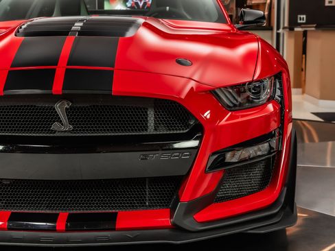 Used 2021 Ford Mustang Shelby GT500 w/ Carbon Fiber Track Pack RWD image 28