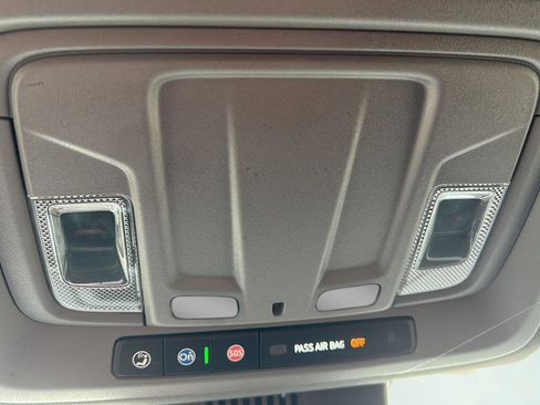 Used 2025 GMC Sierra 1500 SLT image 22