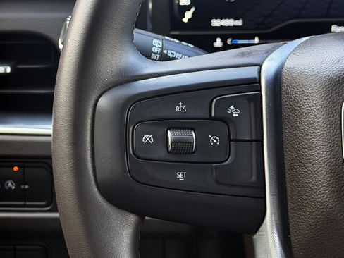 Used 2024 GMC Yukon XL SLT RWD image 18