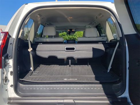 Used 2022 Lexus GX 460 Luxury image 14