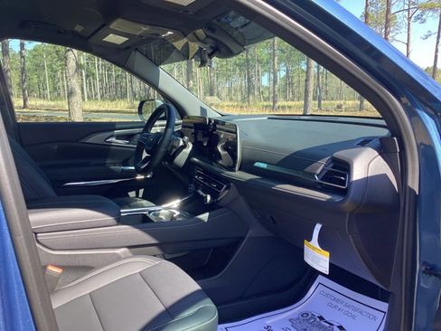 New 2026 Chevrolet Traverse LT w/ Midnight/Sport Edition FWD image 19