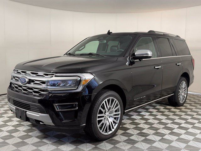 Used 2024 Ford Expedition Platinum AWD/4WD image 2