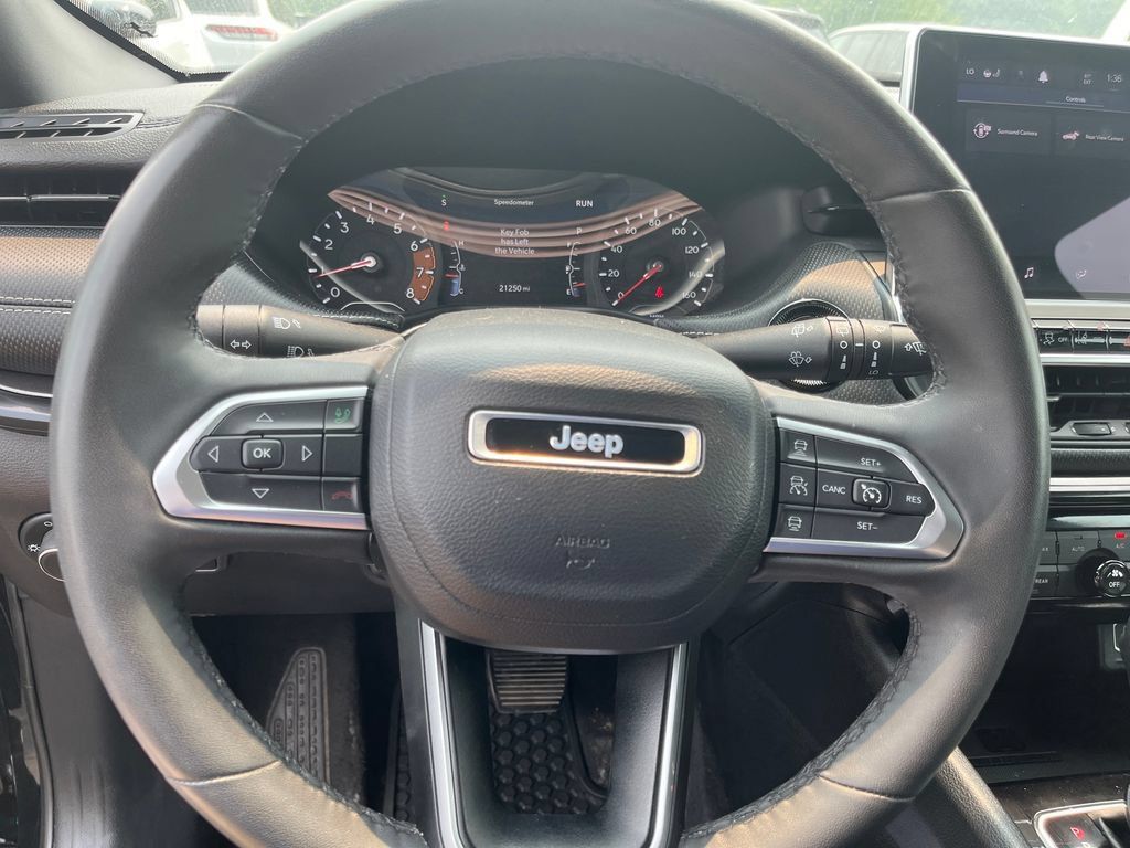 Used 2023 Jeep Compass Latitude w/ Convenience Group AWD/4WD image 16