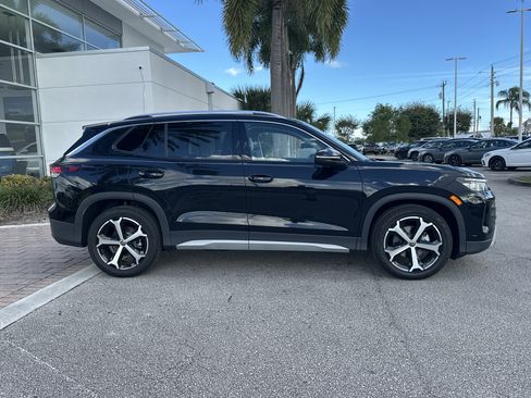 New 2026 Volkswagen Tiguan SE image 5