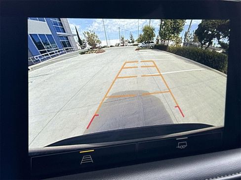 Used 2023 Chevrolet Suburban LT image 13