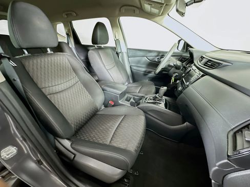 Used 2018 Nissan Rogue S FWD image 29