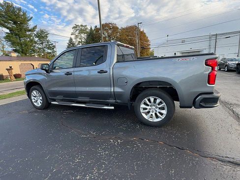 Used 2021 Chevrolet Silverado 1500 Custom image 2