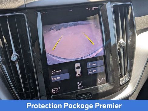 Used 2021 Volvo XC60 T5 Momentum w/ Premium Package FWD image 25