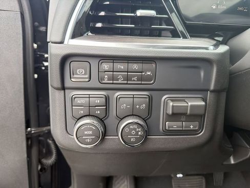 New 2026 Chevrolet Suburban Z71 w/ Z71 Off-Road Package AWD/4WD image 37