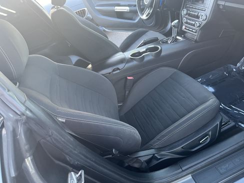 Used 2015 Ford Mustang Coupe RWD image 13