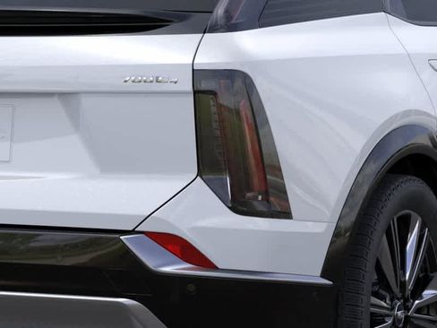 New 2026 Cadillac Optiq Luxury 2 AWD/4WD image 11