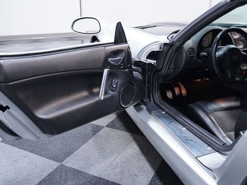 Used 2005 Dodge Viper SRT-10 image 31