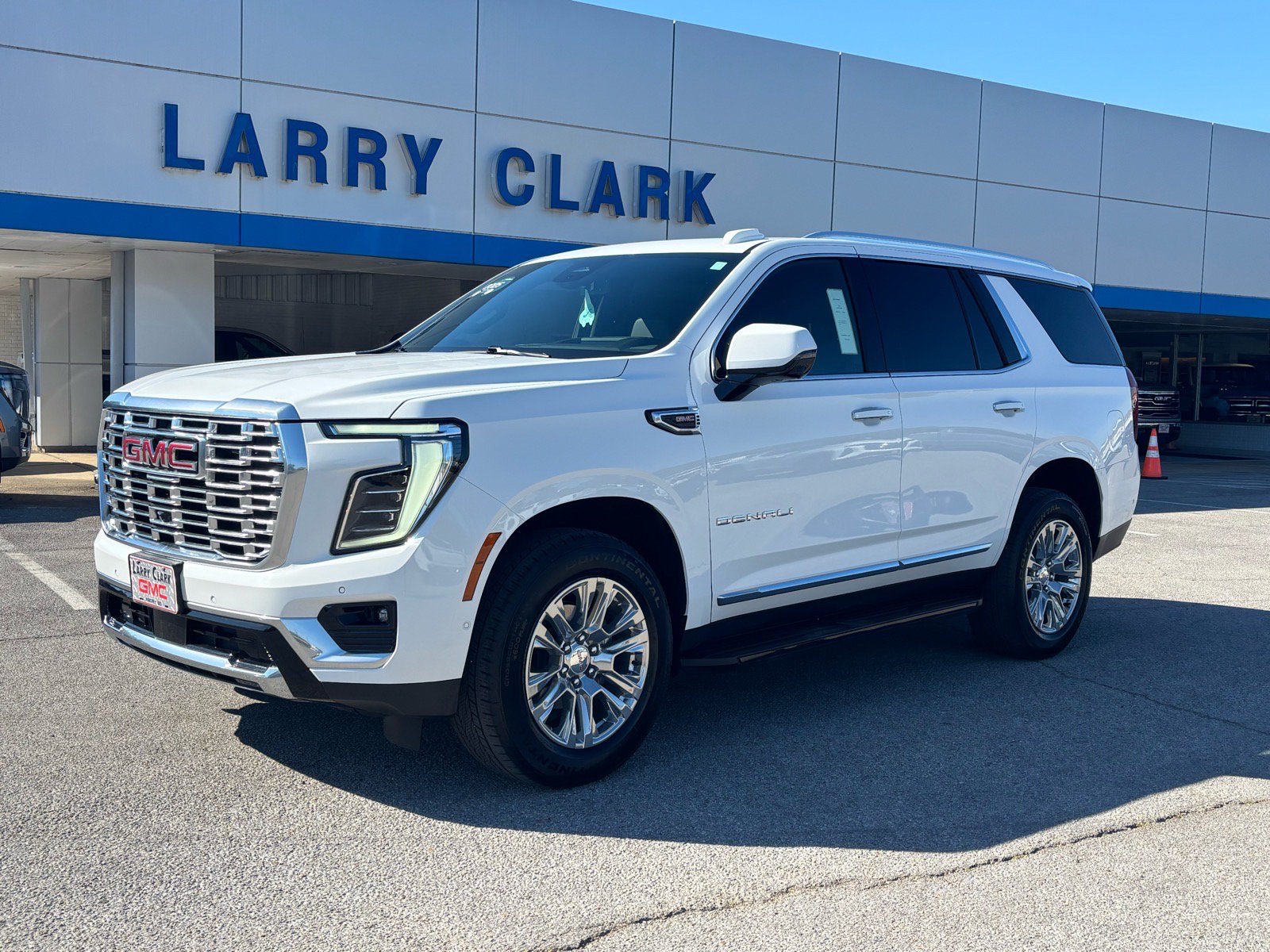 Certified 2025 GMC Yukon Denali AWD/4WD image 1
