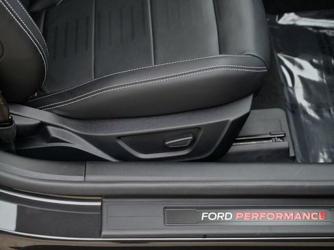 Used 2022 Ford Mustang Shelby GT500 w/ Technology Package image 43