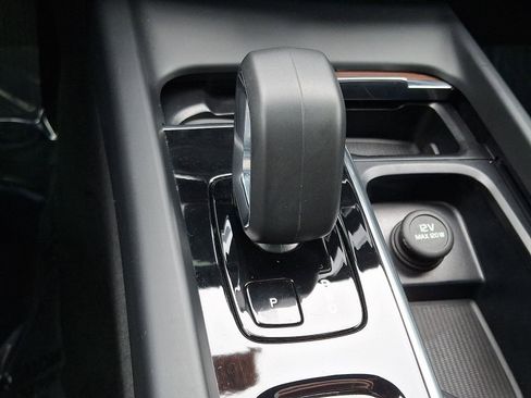 Certified 2023 Volvo XC60 B5 Plus w/ Climate Package image 16