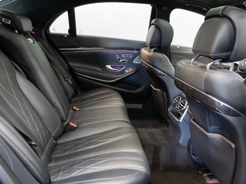 Used 2015 Mercedes-Benz S 63 AMG 4MATIC Sedan w/ Driver Assistance Package image 15
