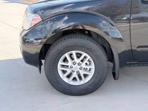 Certified 2020 Nissan Frontier SV RWD image 32