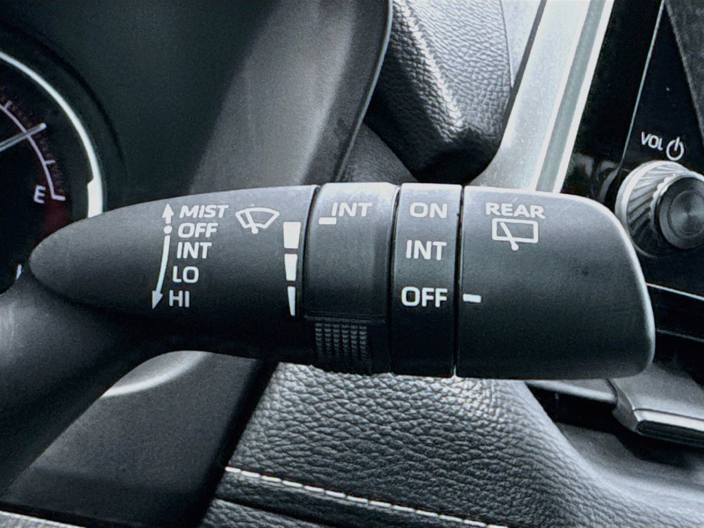 Used 2025 Toyota RAV4 XLE AWD/4WD image 13