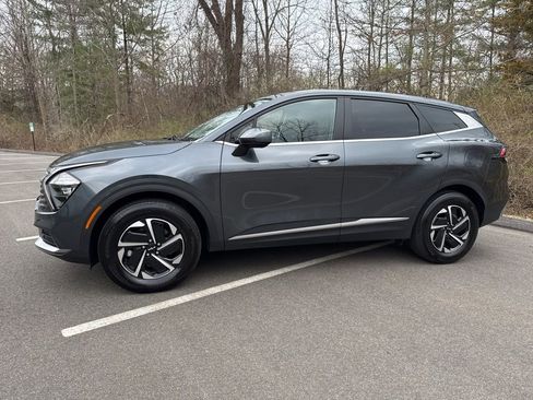 Used 2023 Kia Sportage LX image 17