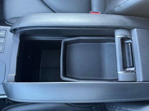 Certified 2023 Toyota Highlander XLE image 24