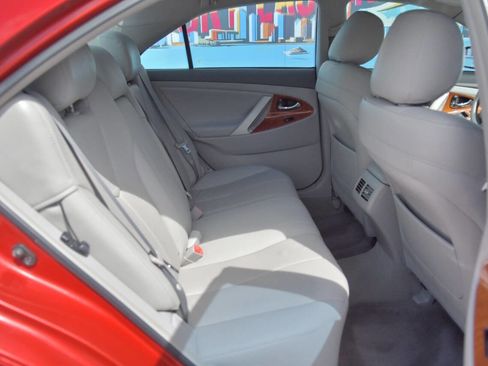 Used 2011 Toyota Camry XLE image 35