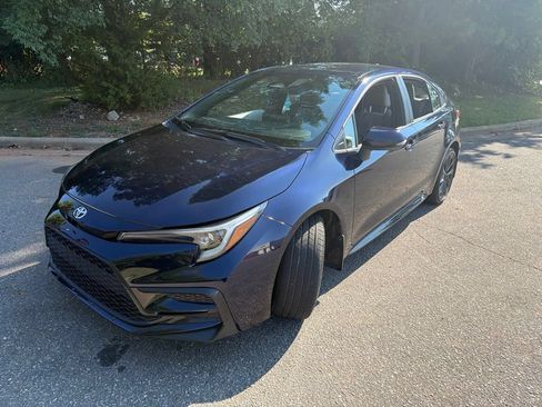 Used 2024 Toyota Corolla SE FWD image 5