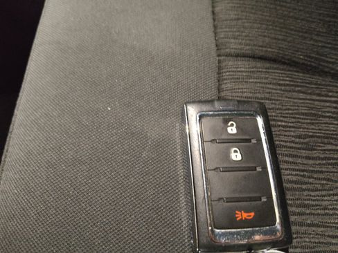 Used 2024 Jeep Grand Cherokee Laredo RWD image 32