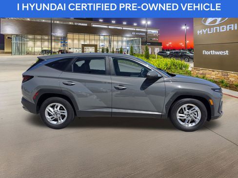 Used 2025 Hyundai Tucson SE image 6