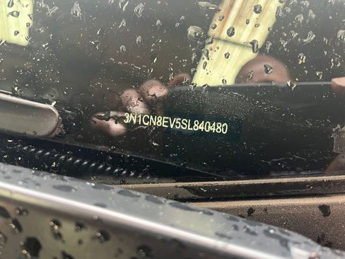 Used 2025 Nissan Versa SV FWD image 27