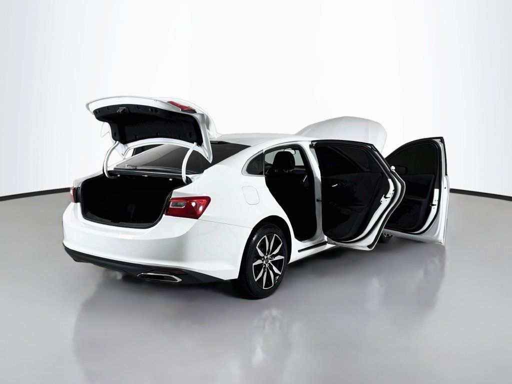 Used 2022 Chevrolet Malibu RS FWD image 19