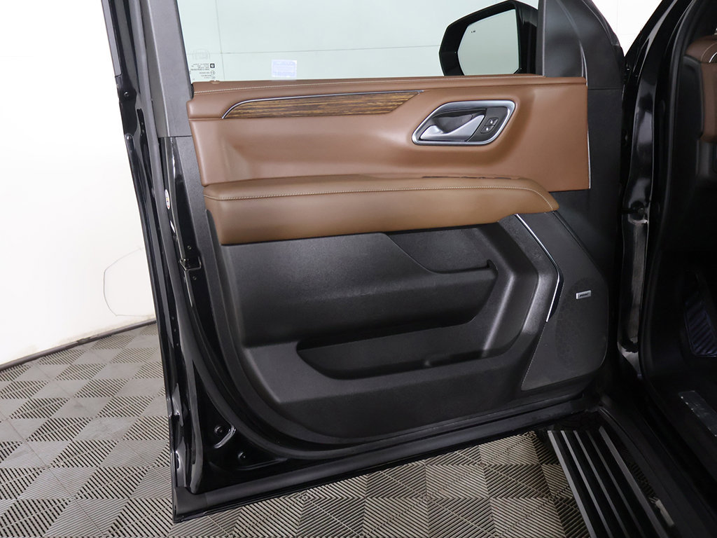 Used 2024 Chevrolet Suburban High Country w/ Advanced Technology Package AWD/4WD image 31