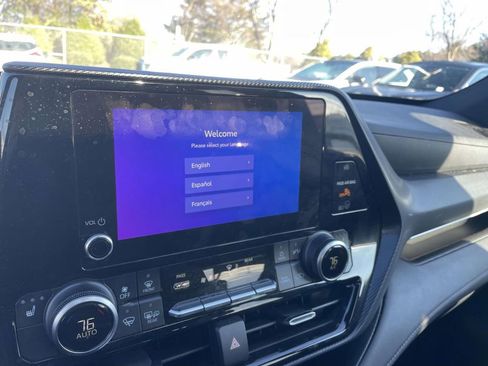 Used 2024 Toyota Highlander XSE image 41