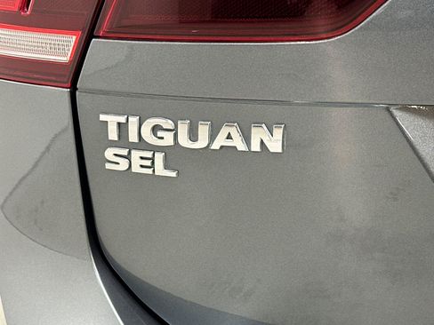 Used 2020 Volkswagen Tiguan SEL w/ 3rd Row Seat Package AWD/4WD image 27