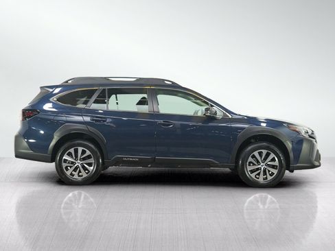 Used 2025 Subaru Outback Premium AWD/4WD image 6