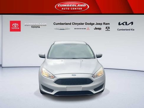 Used 2018 Ford Focus SE image 3