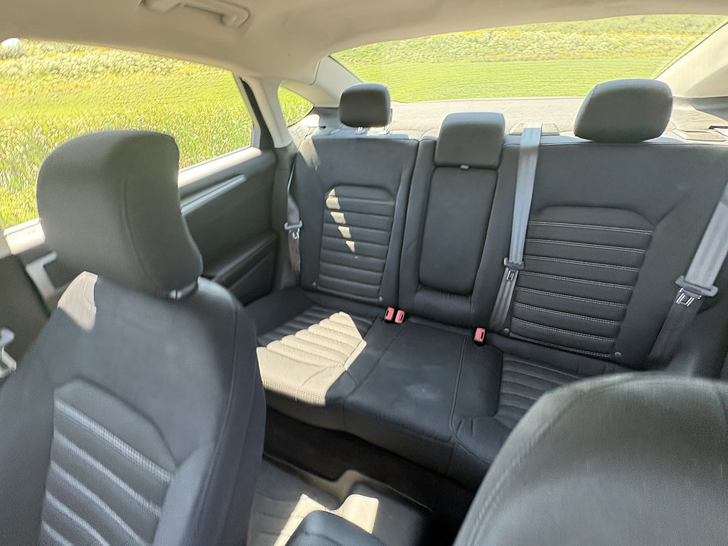 Used 2015 Ford Fusion SE FWD image 32