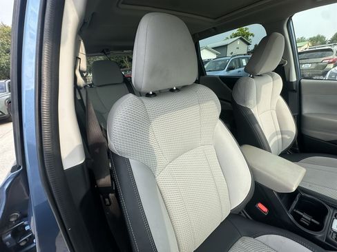 Used 2022 Subaru Forester Premium AWD/4WD image 13