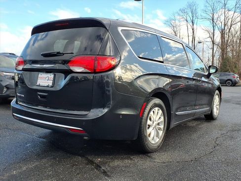 Used 2019 Chrysler Pacifica Touring-L w/ Advanced Safetytec Group image 19