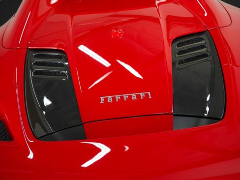 Used 2021 Ferrari F8 Tributo RWD image 25