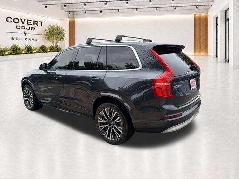 Used 2022 Volvo XC90 T5 Momentum w/ Protection Package Premier AWD/4WD image 9